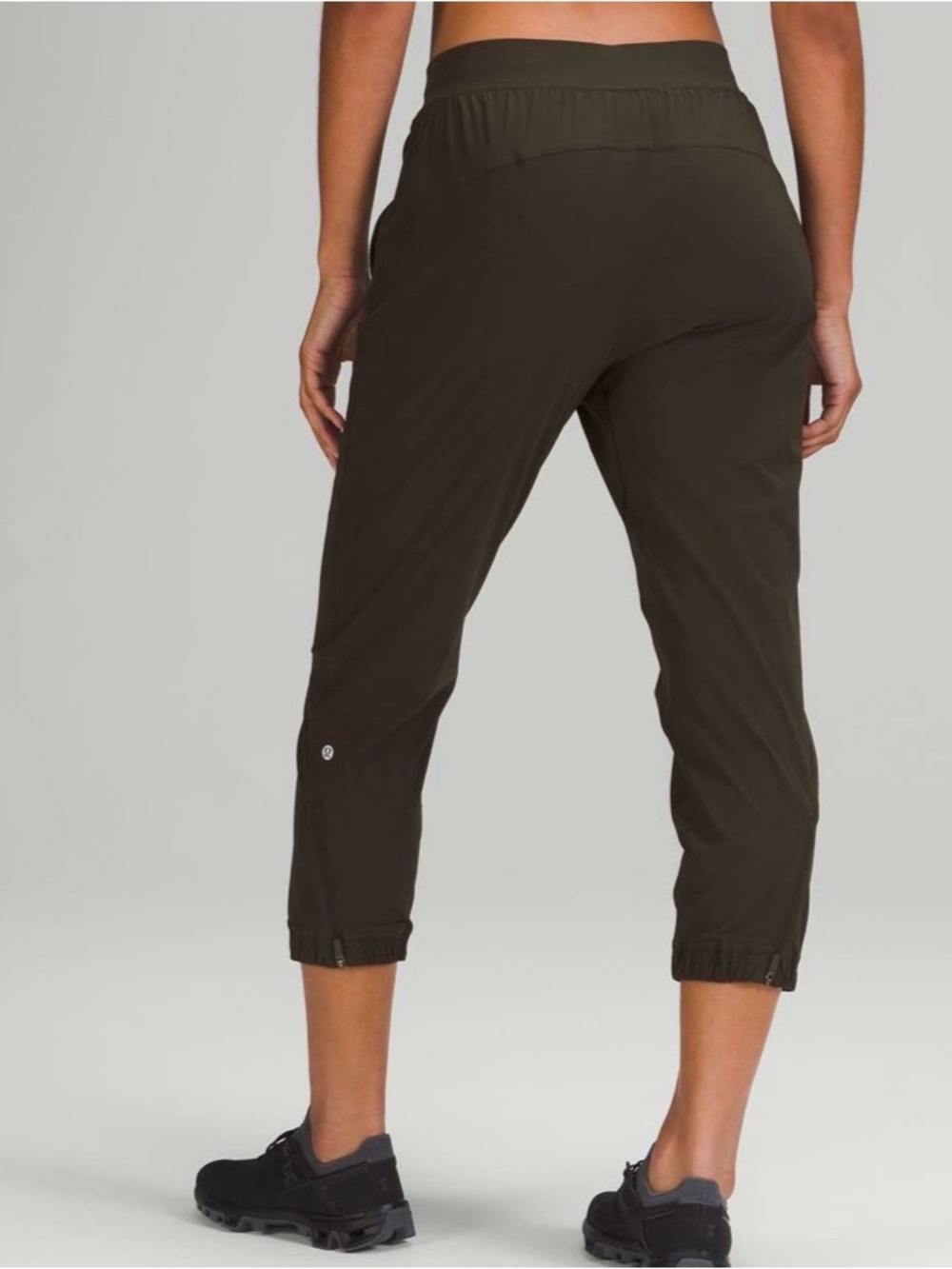 Lululemon Adapted State High-Rise Jogger Crop
Dark Olive